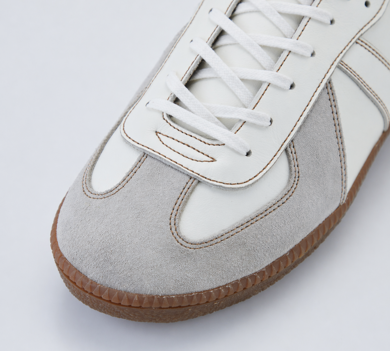Sneaker – LA POCHE Sneaker – LA POCHE